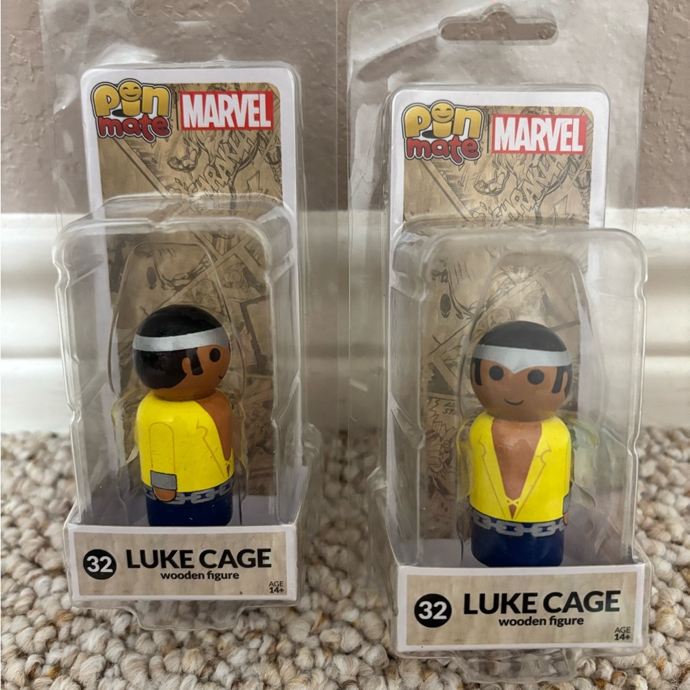 Marvel Collectible Pin Mate Set